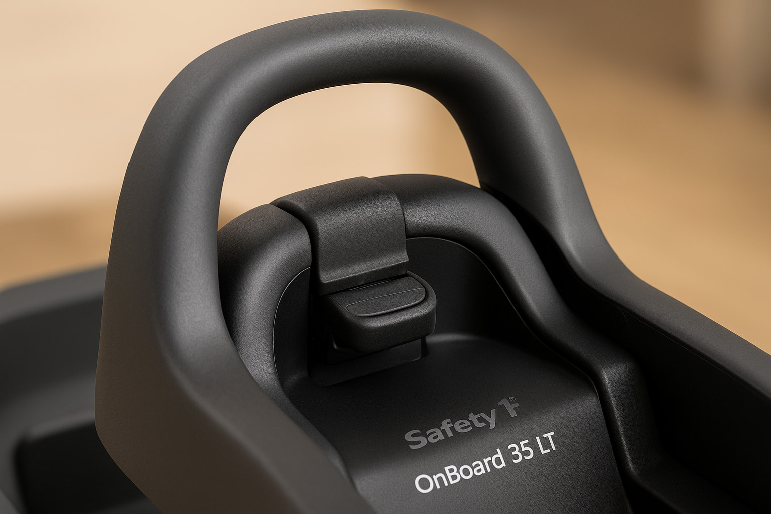 Safety 1st OnBoard 35 LT Review handle and base close-up. - Find For Baby